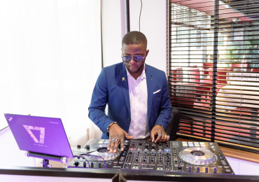 Ambiance Garantie avec DJ SEVEN aux Platines